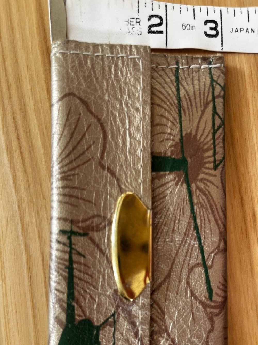 Smoking Lily leather wallet - gold with green helicopter print - Picture 3 of 6